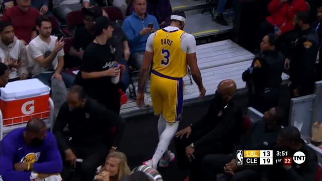 开云体育保障-三连胜戛然而止！浓眉高烧病退令湖人攻防降级