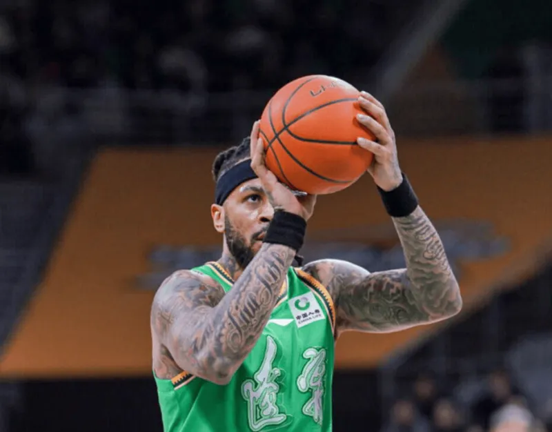 开云投注-莫兰德全场8中4，罚球8中3得到11分11篮板3助攻3抢断2盖帽