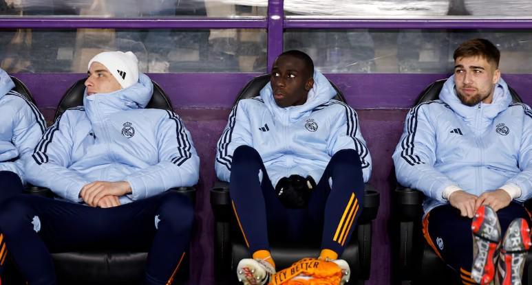 开云投注-阿斯：皇马想今夏出售门迪，但前提是他能上场比赛并发挥出色