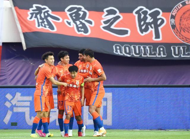 开云体育博彩-【中超综述】上海双雄两连平泰山领跑 京粤取连胜